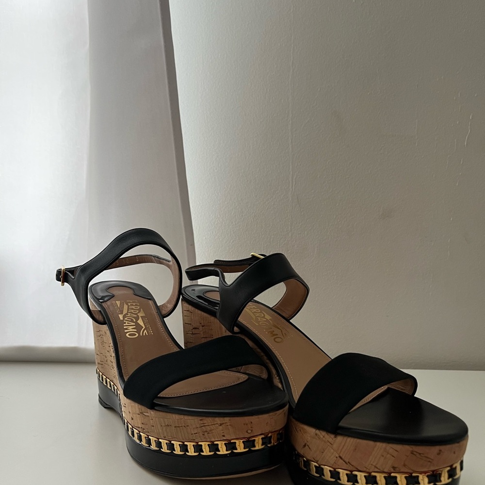Salvatore Ferragamo MOLLIE NUDE LEATHER CHAIN-TRIM PLATFORM CORK WEDGE SANDALS